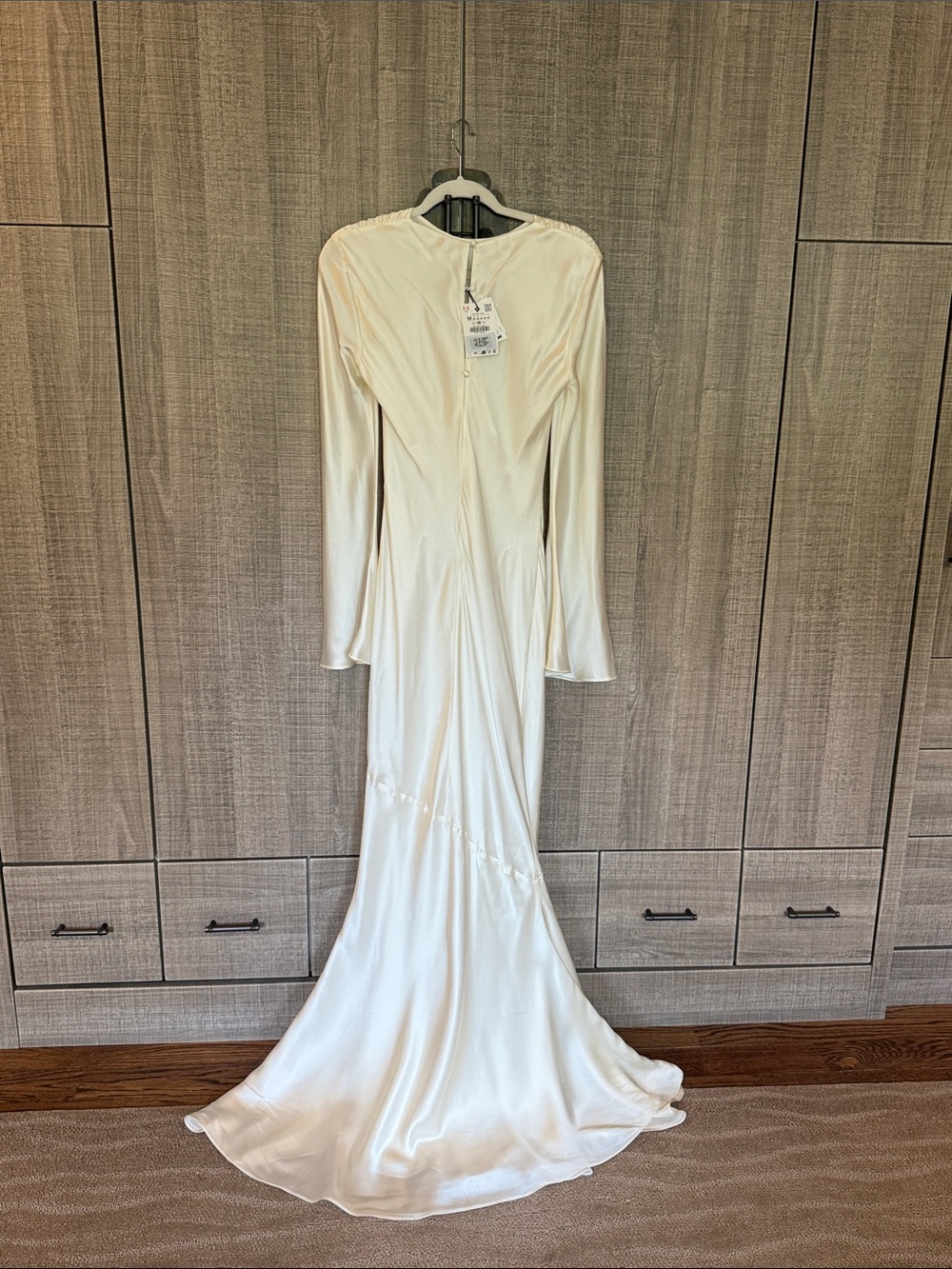 Zara 100% Silk Draped Dress In Oyster-white with Flared Cuffs. - Picture 5 of 17